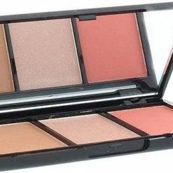 Makeup Revolution - Iconic Blush, Bronze & Brighten - Flush -Essie winkel 550x334 1