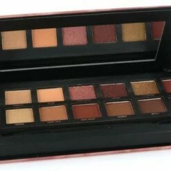 W7 Romanced Neutrals In Love - Oogschaduw Palette - 14 Kleuren -Essie winkel 550x345 1