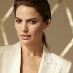 Max Factor Miracle Second Skin Foundation - 04 Light Medium -Essie winkel 550x366 13