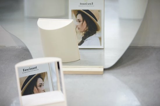 MRMR - The Non-reversing Mirror - Zonder Links & Rechts Gespiegeld - Make Up Spiegel 4 MRMR - The Non-reversing Mirror - Zonder Links & Rechts Gespiegeld - Make Up Spiegel - Afbeelding 4