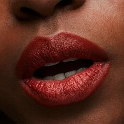 MAC Cosmetics Matte Lippenstift - Chili -Essie winkel 550x515 3