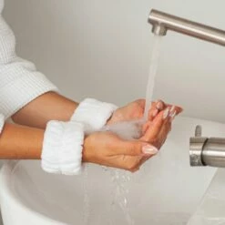 Skinchie Wasbandjes - Waterabsorberend - Skincare Haarband En Polsbandjes Set - Make Up Hoofdband - Microvezel - Wit