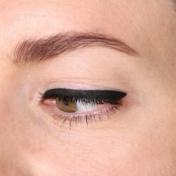 Blèzi® Automatic Eye Pencil - Oogpotlood Zwart Waterproof - 05 Matt Black - Mat Zwart 10 Blèzi® Automatic Eye Pencil - Oogpotlood Zwart Waterproof - 05 Matt Black - Mat Zwart -Essie winkel 550x550 135