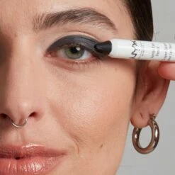 NYX Professional Makeup Jumbo Eye Pencil - JEP601 Black Bean - Oogpotlood - 5 Gr 7 NYX Professional Makeup Jumbo Eye Pencil - JEP601 Black Bean - Oogpotlood - 5 Gr -Essie winkel 550x550 215