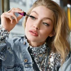 Maybelline Volum'Express Falsies - Zwart - Mascara -Essie winkel 550x550 286