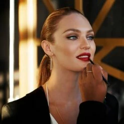 Max Factor Lipfinity Longlasting Lipstick - 035 Just Deluxe 20 Max Factor Lipfinity Longlasting Lipstick - 035 Just Deluxe -Essie winkel 550x550 368