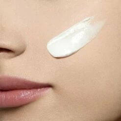 Clarins Cr Me Face Extra-Firming Night -Essie winkel 550x550 425