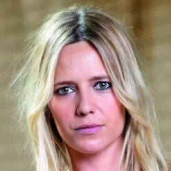 Rimmel London Match Perfection Foundation 301 Warm Honey 28 Rimmel London Match Perfection Foundation 301 Warm Honey -Essie winkel 550x550 555