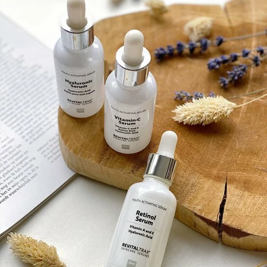 Merkloos RevitalTrax® 2% Retinol Serum - Gezichtserum - Vitamine A - Hyaluronzuur - Vitamine E - Bewezen Tegen Huidveroudering - Herstellend Vermogen - Voedend - Verfrissend - Helpt Bij Acne, Ontstekingen En Onzuiverheden 7 Merkloos RevitalTrax® 2% Retinol Serum - Gezichtserum - Vitamine A - Hyaluronzuur - Vitamine E - Bewezen Tegen Huidveroudering - Herstellend Vermogen - Voedend - Verfrissend - Helpt Bij Acne, Ontstekingen En Onzuiverheden - Afbeelding 7
