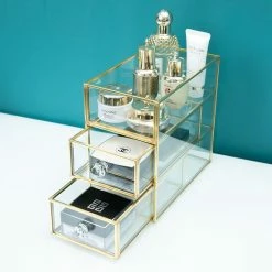 Goux.nl Beautybox Tara | Goud | Cosmetica Organizer | Sieraden Organizer | Make Up Organizer | Beautybox | Vitrine Boxje | Glazen Box | Makeup Organizer | Beauty Organizer | Makeupbox | Organizer | Storage Box | Make-uporganizer | Opbergdoos | Sieradendoos -Essie winkel 550x550 706