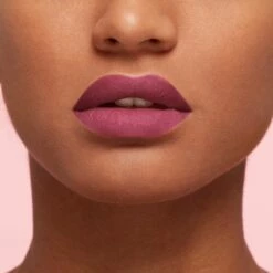 L?Or?al Paris L Or Al Paris Les Macarons Langhoudende Matte Lipstick - 820 Praline De Paris - Roze - 6,7 Ml -Essie winkel 550x550 88