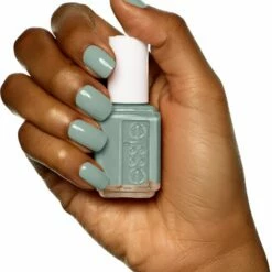 Essie Maximilian Strasse Her - Grijs - Nagellak -Essie winkel 550x617 1