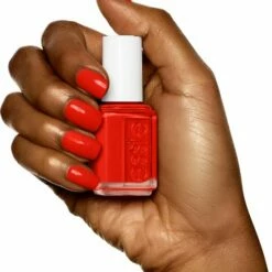 Essie Russian Roulette 61 - Rood - Nagellak -Essie winkel 550x618