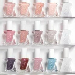 Essie Gel Couture - 30 Sew Me - Beige Nagellak - 13,5 Ml -Essie winkel 550x687