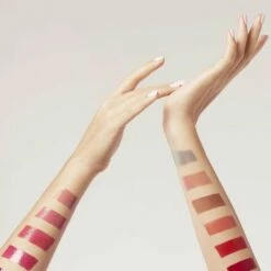 L’Oréal Paris L'Oréal Paris Color Riche Shine Lipstick - 111 Instaheaven -Essie winkel 550x687 7