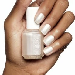 Essie Pearly White 4 - Wit - Nagellak -Essie winkel 550x804 3