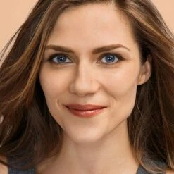 Maybelline Fit Me Matte & Poreless Foundation - 124 Soft Sand -Essie winkel 550x817 3